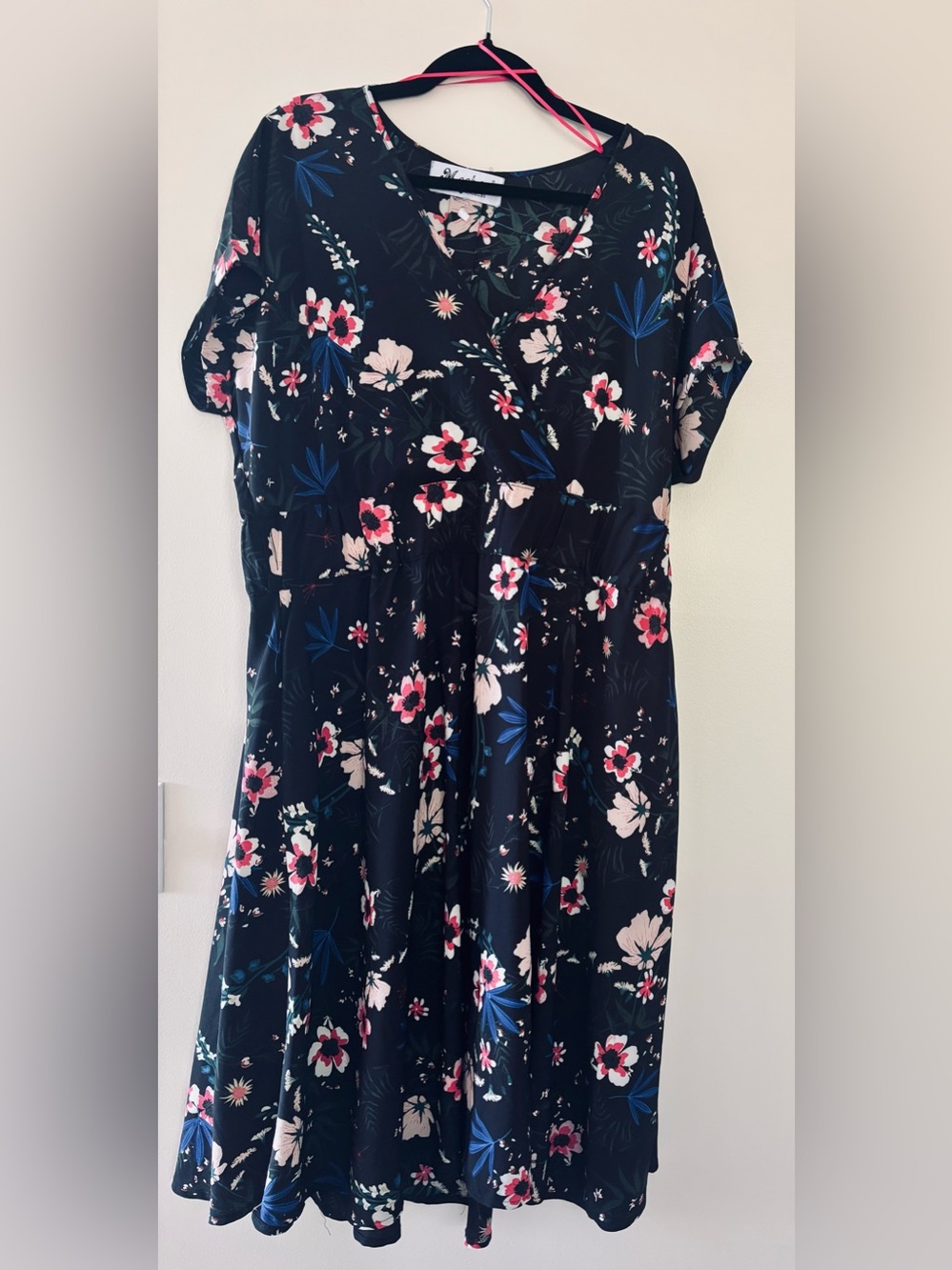 Meghan Los Angeles Black Floral Wrap Maxi Dress.  Short Sleeve V Neck.  XXL